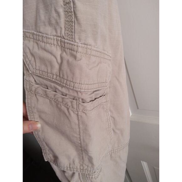 Carhartt khaki colored work cargo 10 pocket Force pants - Picture 5 of 9